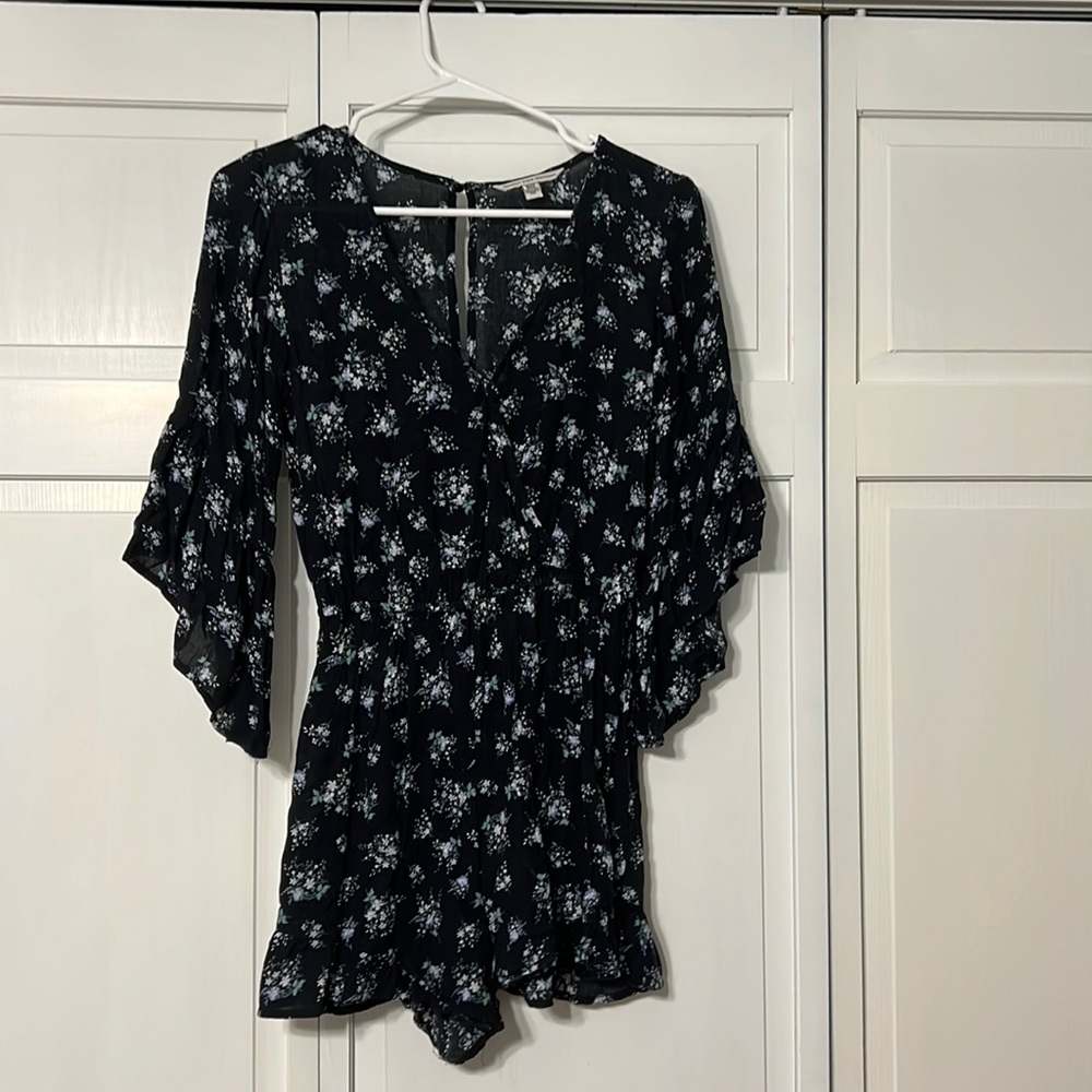 American Eagle Outfitters. Long sleeve romper. Women’s XS